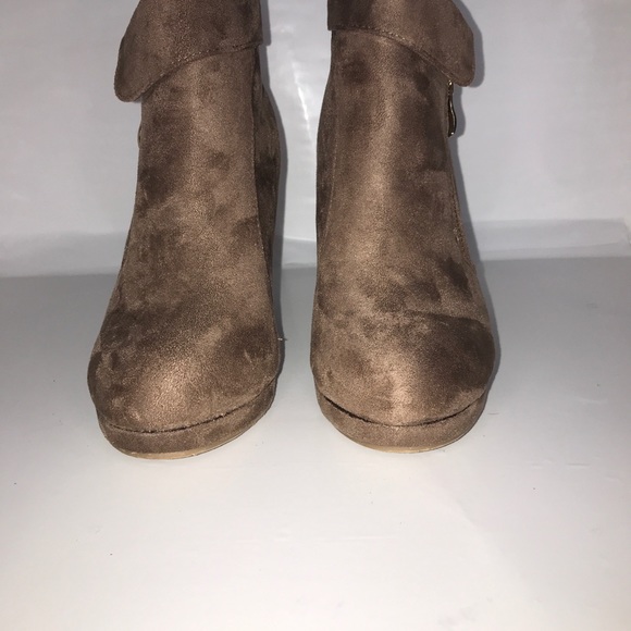 Top Moda Ankle zip Booties Taupe Neutral Size 8.5 - Picture 3 of 9